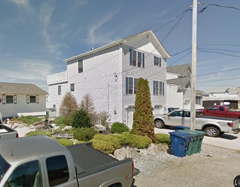 Photo of 125 South Commodore Drive
